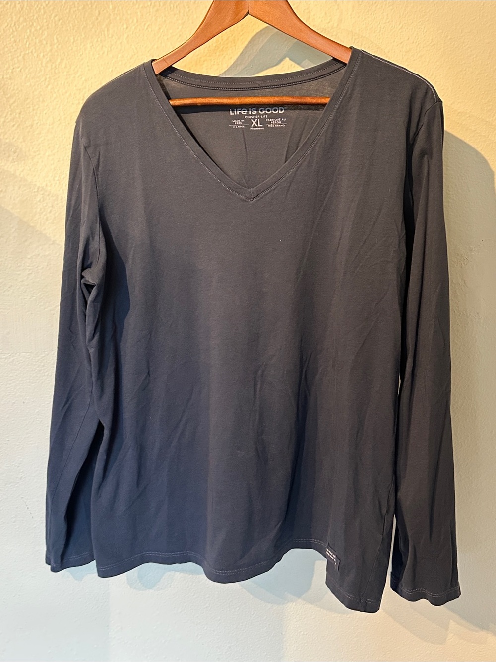 Life Is Good Long Sleeve soft V-Neck Tee -  XL